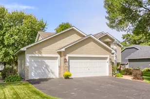 13247 Yorktown Ln N, Champlin, MN 55316 - Photo 4
