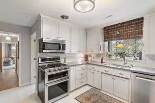 7030 Donlea Ln, Eden Prairie, MN 55346 - Photo 10
