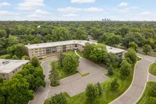 4350 Brookside Ct, Edina, MN 55436 - Photo 26