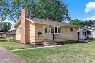 617 E Lincoln Rd, New Richmond, WI 54017 - Photo 2