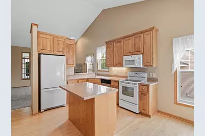 198 Thompson Avenue E, West Saint Paul, MN 55118 - Photo 6