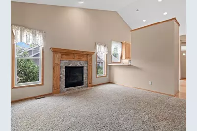 198 Thompson Avenue E, West Saint Paul, MN 55118 - Photo 4