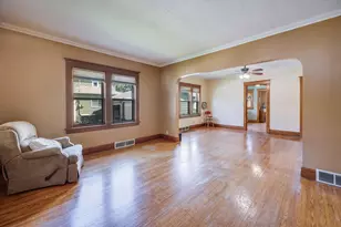 315 W 6th St, Blue Earth, MN 56013 - Photo 4