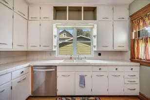 315 W 6th St, Blue Earth, MN 56013 - Photo 10