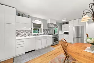 205 Lake St SW, Hutchinson, MN 55350 - Photo 10