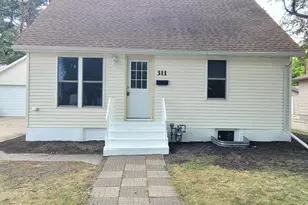 311 14th St N, Moorhead, MN 56560 - Photo 2