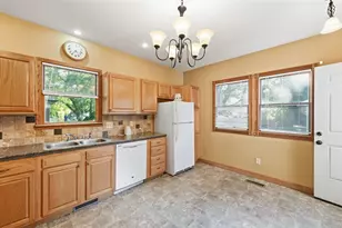 516 4th St SE, Willmar, MN 56201 - Photo 8