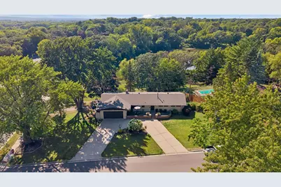 4501 Terracewood Drive, Bloomington, MN 55437 - Photo 2