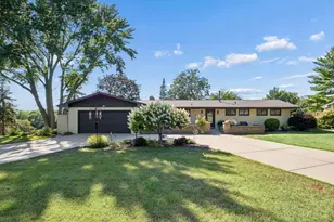 4501 Terracewood Dr, Bloomington, MN 55437 - Photo 4