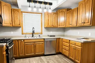 212 W Grant St, Ceylon, MN 56121 - Photo 4
