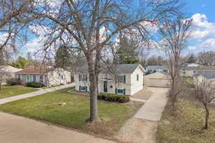 1866 38th St NW, Rochester, MN 55901 - Photo 4