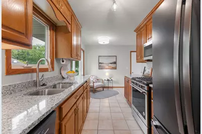 13471 Eveleth Way, Apple Valley, MN 55124 - Photo 14