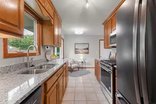 13471 Eveleth Way, Apple Valley, MN 55124 - Photo 14