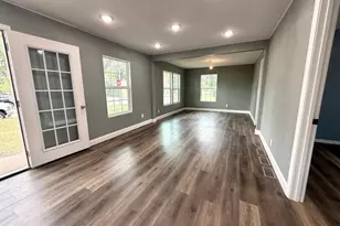 131 N Drury St, Redwood Falls, MN 56283 - Photo 4