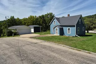 304 Terrace St, Lanesboro, MN 55949 - Photo 2