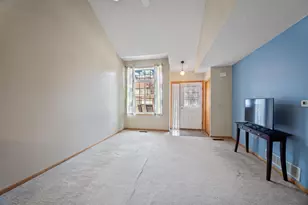 2462 Oakridge Cir, Hudson, WI 54016 - Photo 4