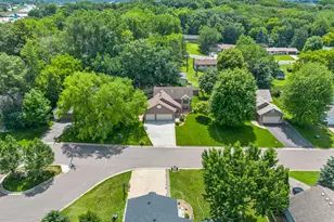 13632 Bryant Pl S, Burnsville, MN 55337 - Photo 2
