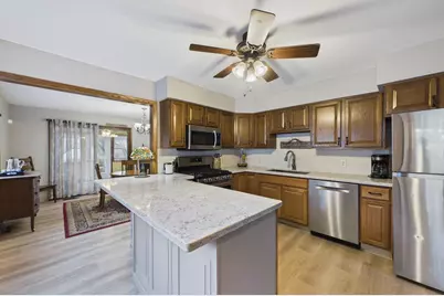 1474 Burke Avenue E, Maplewood, MN 55109 - Photo 6