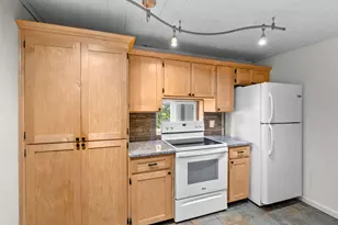 1097 Suburban Ave, Saint Paul, MN 55106 - Photo 8