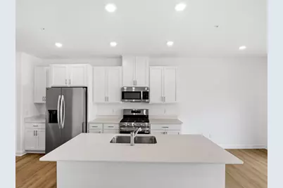 4226 Hayward Avenue N, Oakdale, MN 55128 - Photo 2