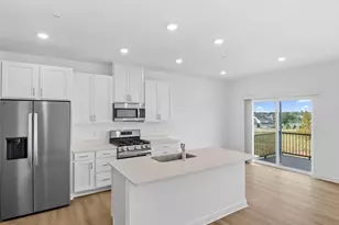 4226 Hayward Ave N, Oakdale, MN 55128 - Photo 4
