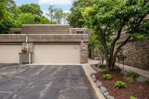 10250 Berkshire Rd, Bloomington, MN 55437 - Photo 20