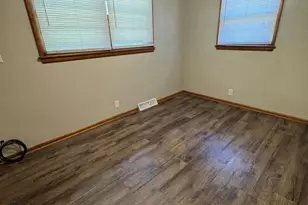220 Terrace Dr SW, Willmar, MN 56201 - Photo 8