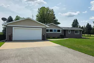 4900 42 Hwy NE, Eyota, MN 55934 - Photo 6