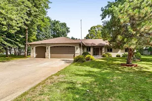 985 Juliet Way, Avon, MN 56310 - Photo 2