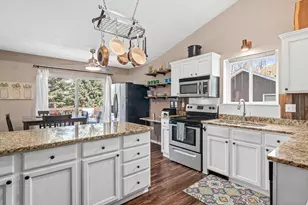 1400 Field Creek Cir, Victoria, MN 55386 - Photo 10