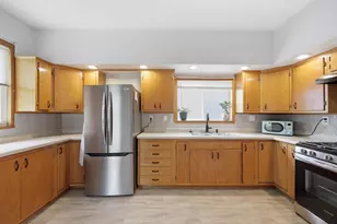 942 Central Ave W, Saint Paul, MN 55104 - Photo 4
