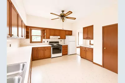 713 N Broadway Street, Le Roy, MN 55951 - Photo 4