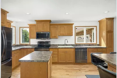 12770 Homestead Drive, Hugo, MN 55110 - Photo 8