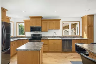 12770 Homestead Dr, Hugo, MN 55110 - Photo 8