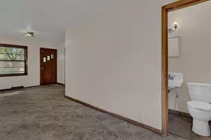 1308 10th St SW, Willmar, MN 56201 - Photo 4