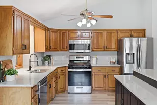 1000 April Pl, Burnsville, MN 55306 - Photo 6