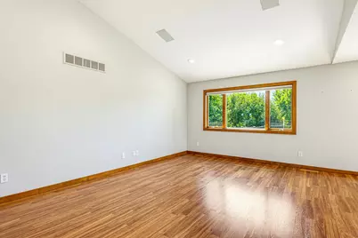 160 Orchard Avenue SE, Hutchinson, MN 55350 - Photo 6