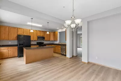 1662 Village Trail E #3, Maplewood, MN 55109 - Photo 2