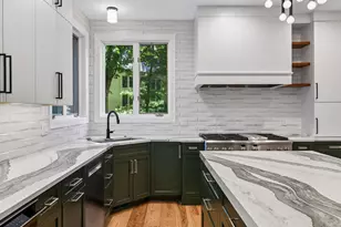 25695 Maple View Ct, Shorewood, MN 55331 - Photo 20