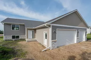 123 Erin Ct, Nicollet, MN 56074 - Photo 2