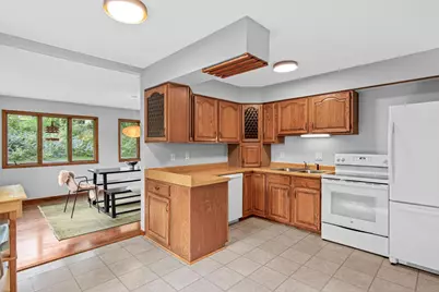 678 Eldridge Avenue W, Roseville, MN 55113 - Photo 10