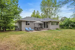 678 Eldridge Ave W, Roseville, MN 55113 - Photo 2