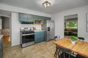 1424 Rhode Island Ave N, Golden Valley, MN 55427 - Photo 8