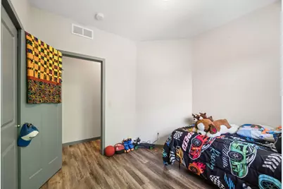 211 Belvidere Street E, Saint Paul, MN 55107 - Photo 8