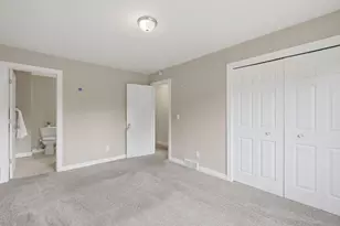 4250 Thornhill Ln, Vadnais Heights, MN 55127 - Photo 14