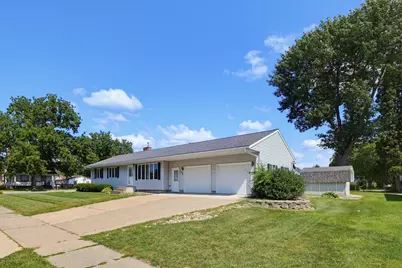 108 Park Street N, Fairfax, MN 55332 - Photo 2