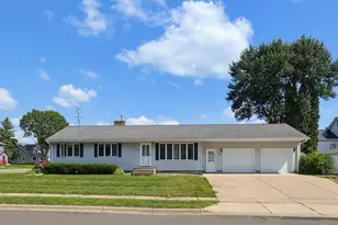 108 Park St N, Fairfax, MN 55332 - Photo 1