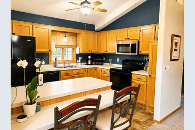 3823 Minnesota Lane N, Plymouth, MN 55446 - Photo 2