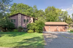 1490 29th Ave NW, New Brighton, MN 55112 - Photo 2