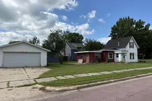 802 S Halvorson St, Redwood Falls, MN 56283 - Photo 14